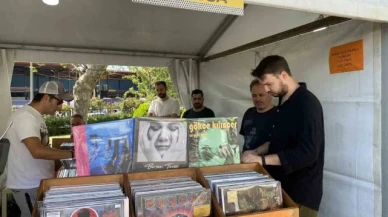 Kadıköy'de bu yıl plaklar Barış Manço anısına dönüyor