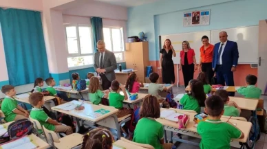 Kaymakam Ahmet Odabaş "İlköğretim Haftası" kutlamasında çocuklarla