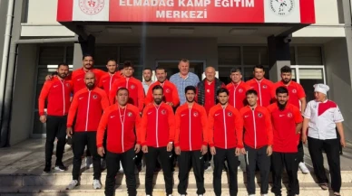 Serbest Güreş Milli Takımı Sırbistan'a gitti