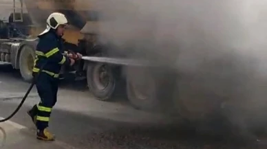 Seyir halindeki kamyonun lastikleri alev aldı