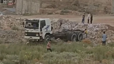 Sokakta oyun oynarken kamyonun altında kalan küçük Salih kurtarılamadı