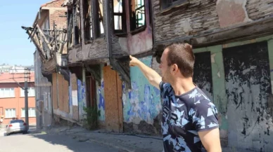 Tarihi evler çöküyor, mahalle halkı hayatından endişe ediyor