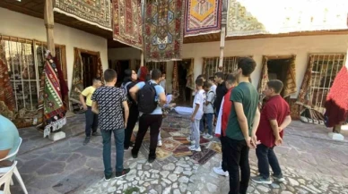 Yeni kayıt yaptıran İmam Hatip Lisesi öğrencilerine kültür gezisi