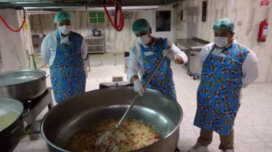 Yozgat'ta 4 bin 800 öğrencinin öğle yemeğini yine öğrenciler pişiriliyor
