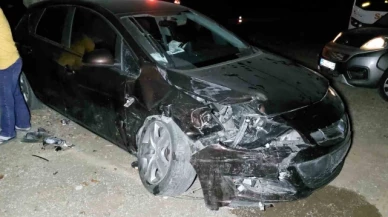 2 otomobil çarpıştı: 3 yaralı