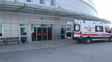 Çatıda yenileme yapan usta elektrik akımına kapılarak yaralandı