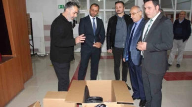 Hayırsever işadamından okullara spor malzemesi