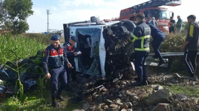 Kamyonet şarampole devrildi: 1 yaralı