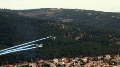 SOLOTÜRK'ten Ata'ya saygı uçuşu