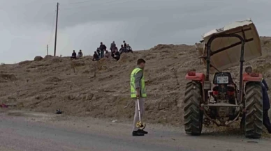 Sürüklenen traktörden düşen sürücü hayatını kaybetti