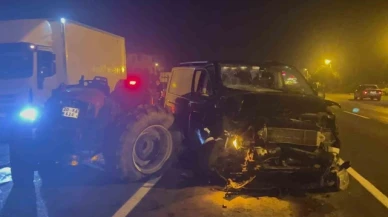 Traktörün karıştığı kazada dehşet anları kamerada: 2 yaralı