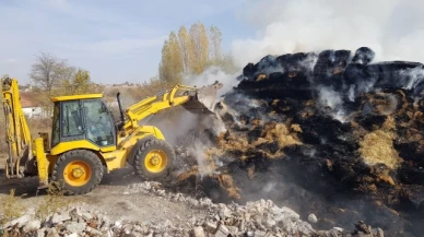 Yangında 2 bin 500 adet saman balyası kül oldu