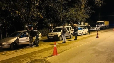 Aranan 19 kişi 3 tabancayla yakalandı