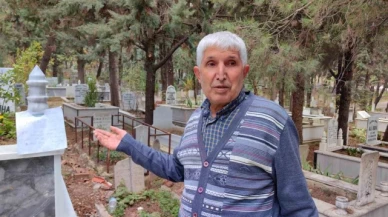 Babasının mezarından çiçek çalan hırsıza not bıraktı