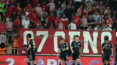 Beşiktaş içeride başka dışarıda başka