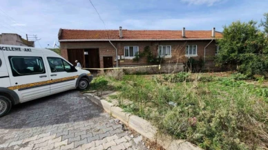 Eşini ve 2 çocuğunu öldürüp canına kıydı