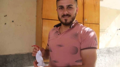 Tekme vurduğu keseden çıkan altınları sahibine teslim etti