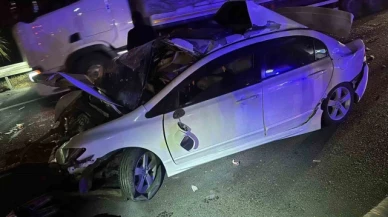 Tırla kafa kafaya çarpışan otomobilin sürücüsü hayatını kaybetti