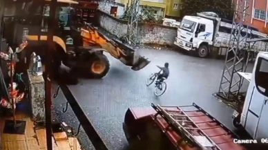 9 yaşındaki çocuk iş makinesinin altında kaldı