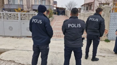 Babasının silahı ile kendisini vurdu