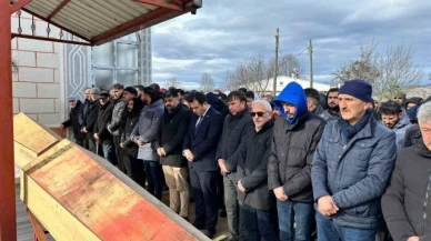 Dereye uçan otomobilde hayatını kaybeden çift son yolculuğuna uğurlandı