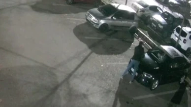 Eline taş aldı, 35 aracın camını  kırdı