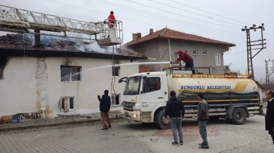 İki katlı ev kül oldu