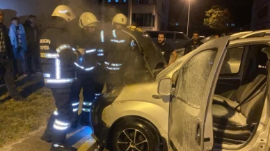 Park halindeki araçta çıkan yangın söndürüldü