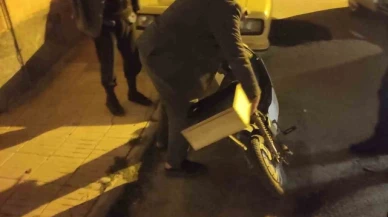 Yakalanacaklarını anlayınca çaldıkları motosikleti bırakıp kaçtılar