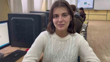 914 kişilik meslek lisesinin tek kız öğrencisi