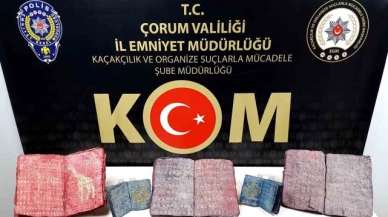 Durdurulan araçta 5 adet el yazması eser ele geçirildi