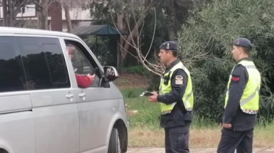 Jandarma alkolmetreyi üfletmek için yarım saat dil döktü, üfleyince cezayı yedi