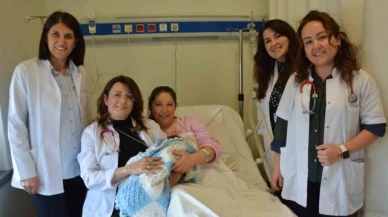 Kalp hastası bebek anne karnında tedavi edildi