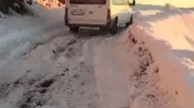 Karda mahsur kalan 6 kişi kurtarıldı, köy yolları ulaşıma açıldı