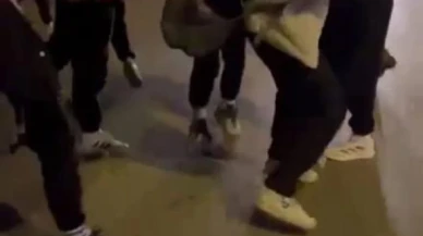 Kız öğrenciler kavga etti, arkadaşları izledi