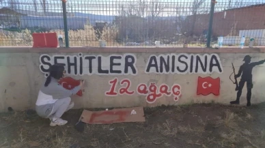 Lise öğrencileri 12 şehit için 12 fidan dikti