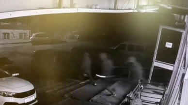 Pompalı tüfekle markete giren gaspçıları paspasla kovaladı: O anlar kamerada