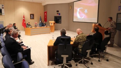 Üs Komutanlığı’nda İl Güvenlik ve Asayiş Toplantısı Yapıldı
