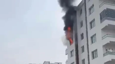 Yangın çıkan dairede alevler böyle yükseldi