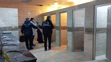 Yaşlı adam cami tuvaletinde ölü bulundu