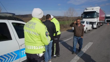 Alkollü sürücü, görevini yapan polise, "Seninle işim yok benim, kralı, hakimi, savcısı gelsin" dedi