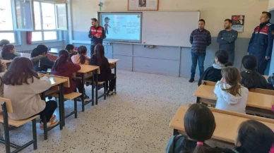 Amasya’da Jandarma Öğrencileri Bilgilendiriyor