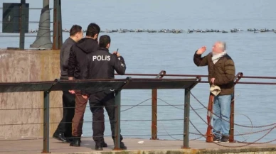 Av tüfeği ile ateş açıp, silahı kendisine doğrultan şahsı polis ikna etti