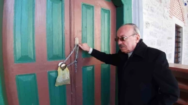 Geçen hafta açılan cami yeniden kapandı: Cuma namazına gelenler geri döndü