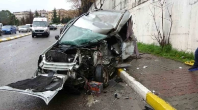 İki araç çarpıştı: 1 ölü