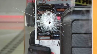 Silahlı gençler sağa sola ateş açtı