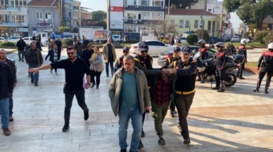 İşlediği cinayet sonrası elleri cebinde çıkmıştı, kelepçeli adliyeye girdi