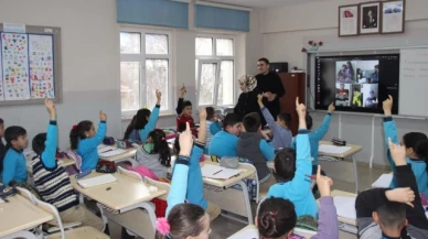 Kaymakam Şendur, öğrencilerle bir araya geldi