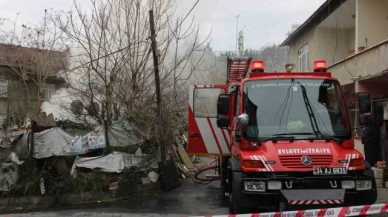 Kömür sobasından yangın çıktı, evi kül olan yaşlı kadın gözyaşlarını tutamadı