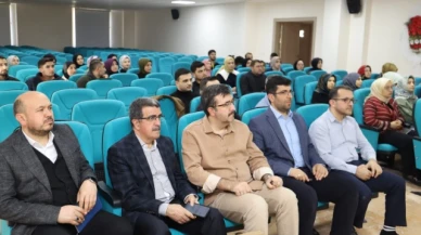 Kütüphanenin İmkan ve Fırsatları Konulu Söyleşi Düzenlendi